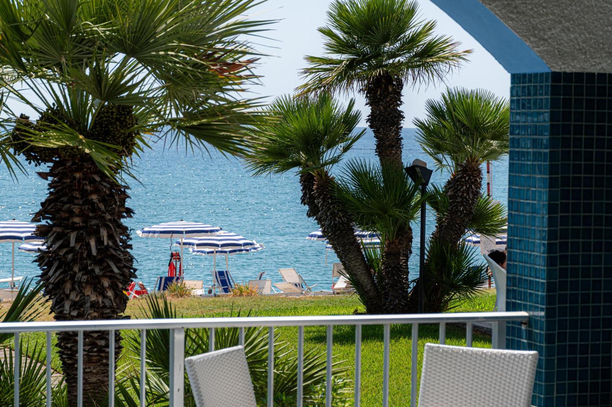 Hotel Poseidon Diamante Esterno foto